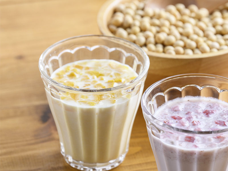 牛乳で飲むフルーツミルク ざく切りもも